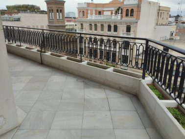 Piso con terraza en Almagro