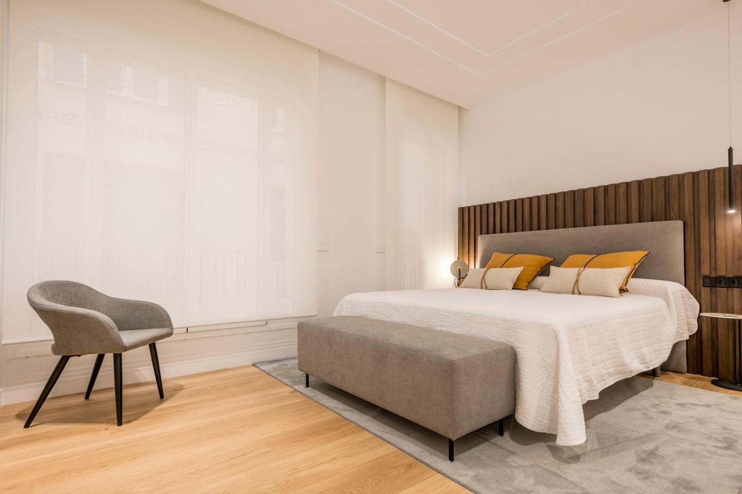 Excelente piso exterior con balcones en calle Cervantes (Centro)