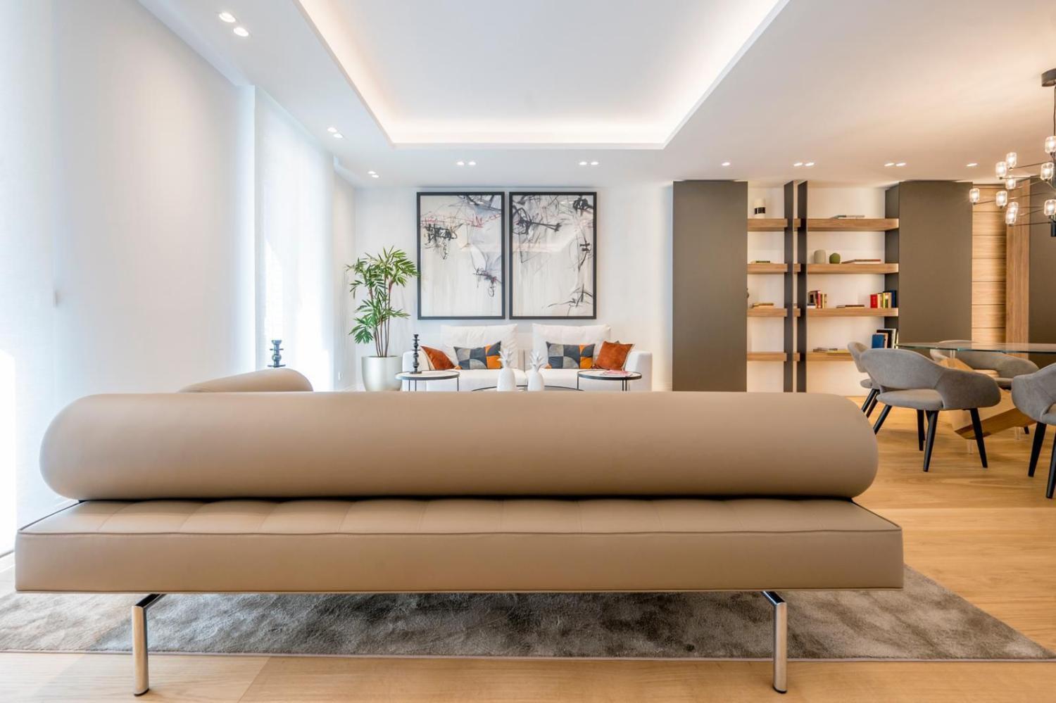 Excelente piso exterior con balcones en calle Cervantes (Centro)