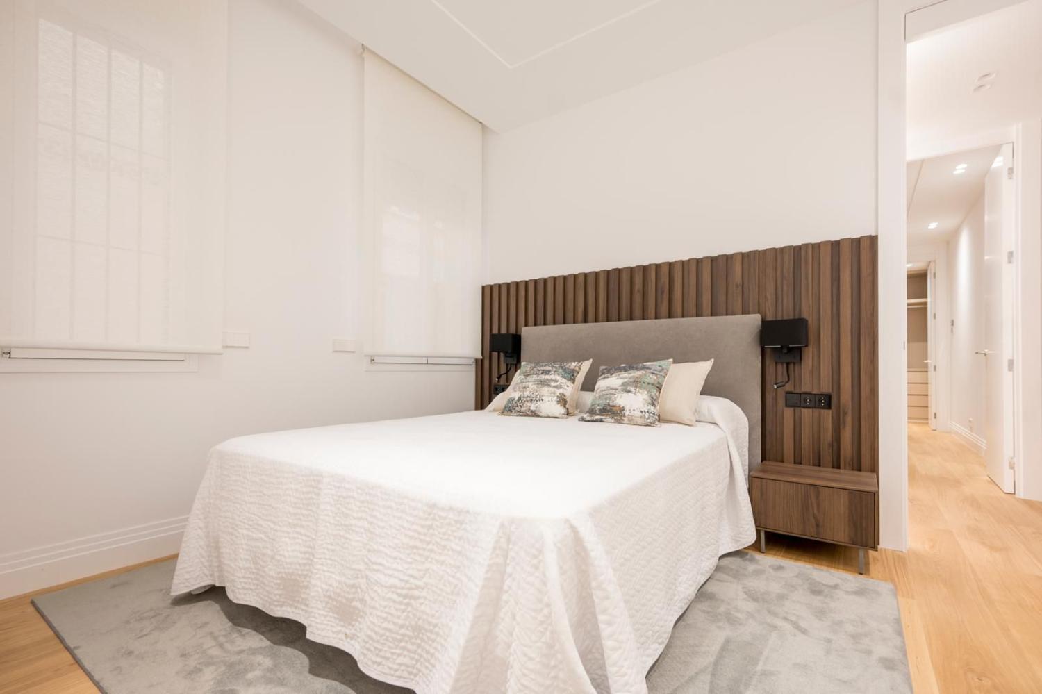 Excelente piso exterior con balcones en calle Cervantes (Centro)