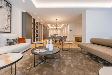 Excelente piso exterior con balcones en calle Cervantes (Centro)
