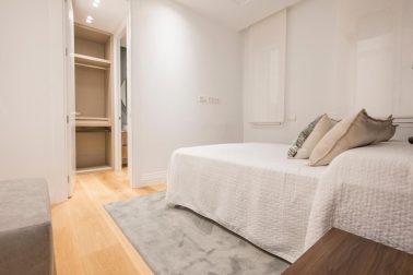 Excelente piso exterior con balcones en calle Cervantes (Centro)