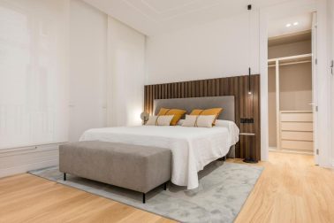 Excelente piso exterior con balcones en calle Cervantes (Centro)