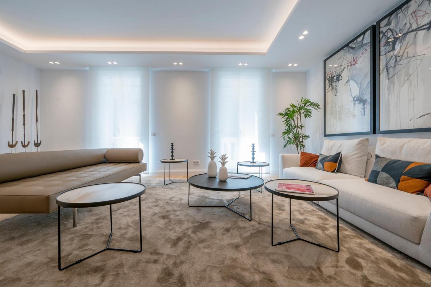 Excelente piso exterior con balcones en calle Cervantes (Centro)