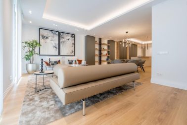 Excelente piso exterior con balcones en calle Cervantes (Centro)