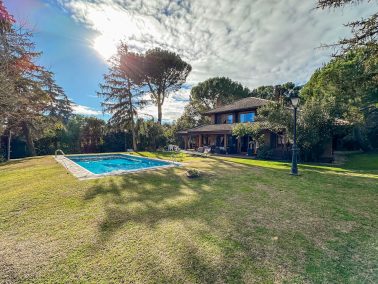 NOVEDAD EN VENTA | Chalet Independiente en  Majadahonda